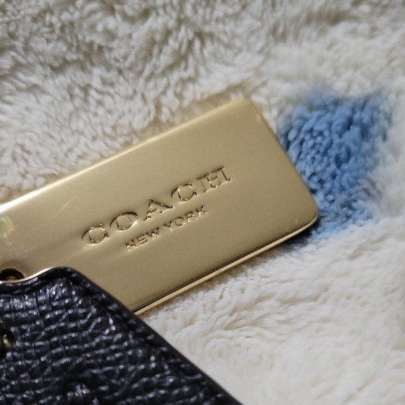 Coach Tags - Picture 5 of 6